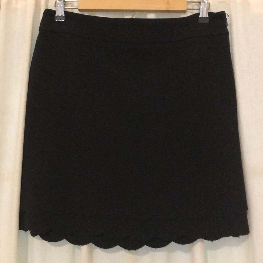 Loft scalloped mini skirt; GUC